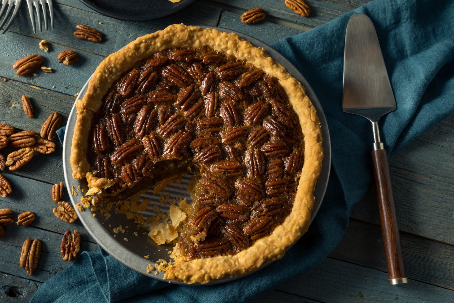 Sweet Homemade Crunchy Pecan Pie